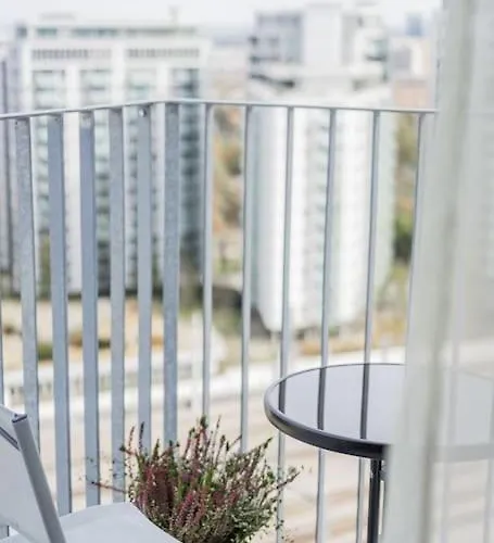 Sky Mit Balkon * Bécs