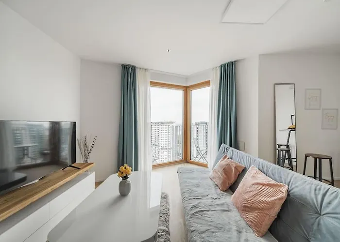 Sky Mit Balkon Apartman *